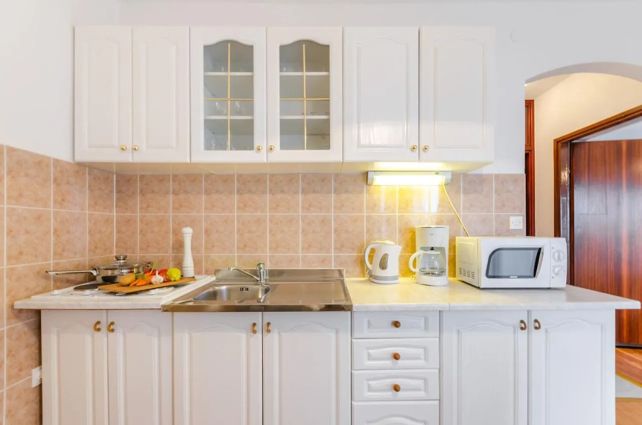 Apartmani Suncica Selce 0*,  Kroatien