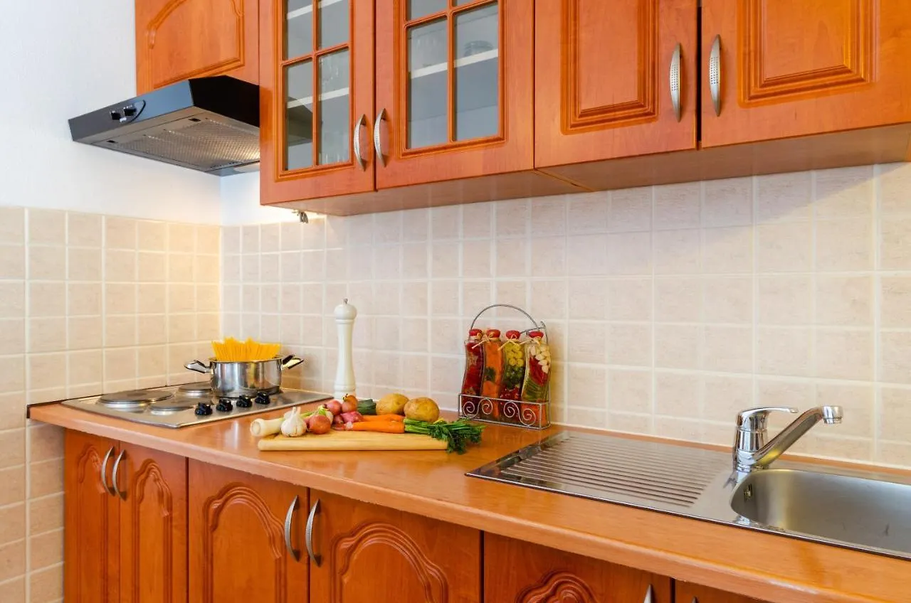 Apartmani Suncica Selce 0*,  Croatia