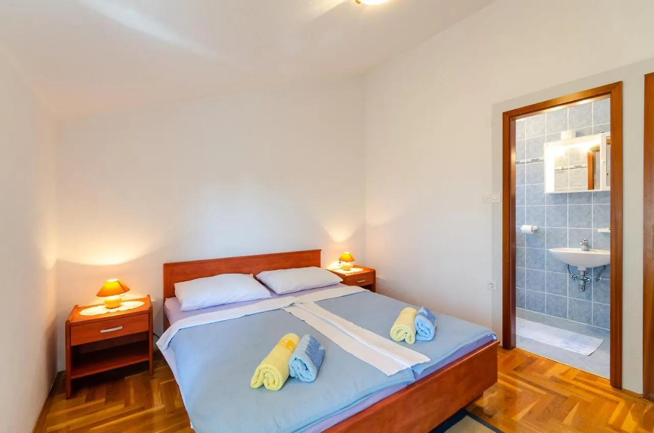 Apartment Apartmani Suncica Selce Croatia