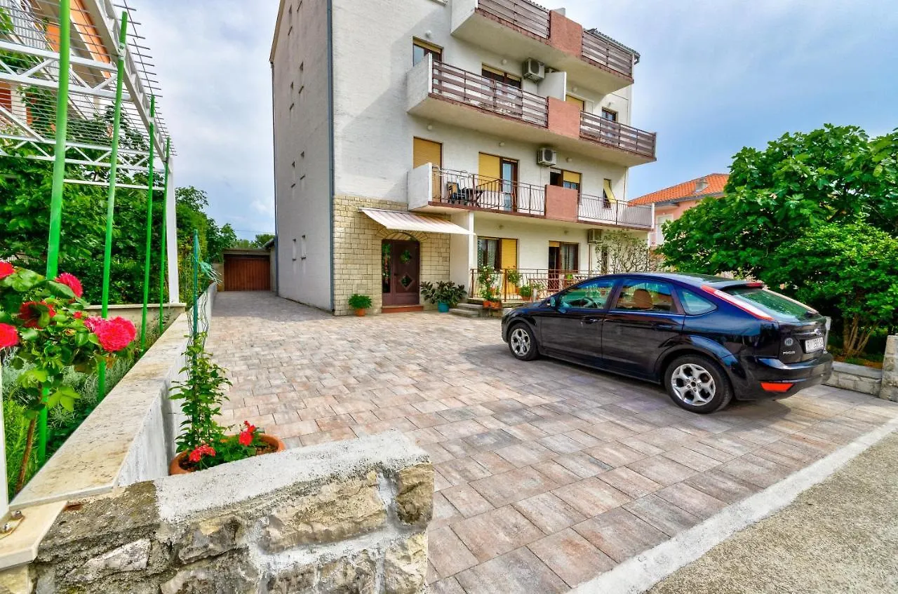 Apartment Apartmani Suncica Selce