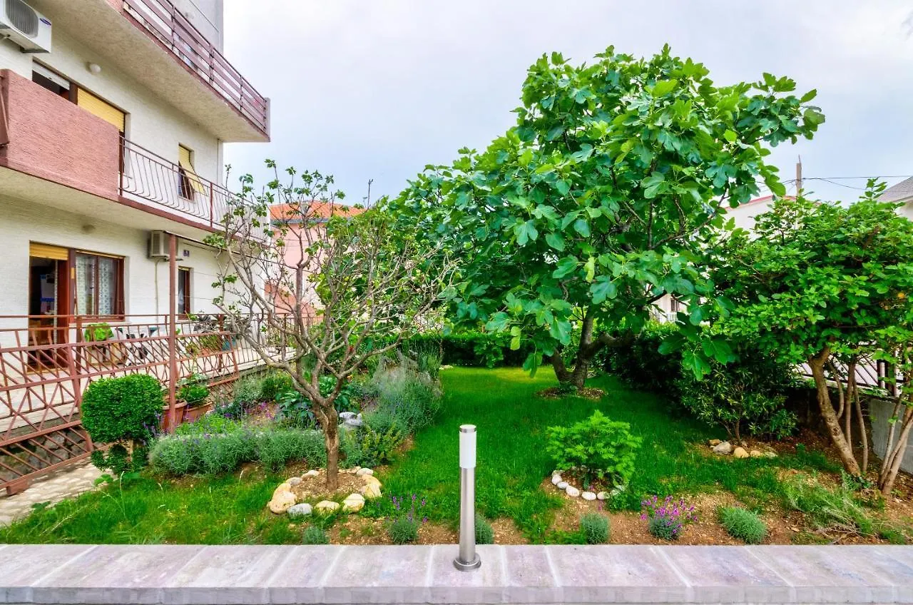 Apartment Apartmani Suncica Selce