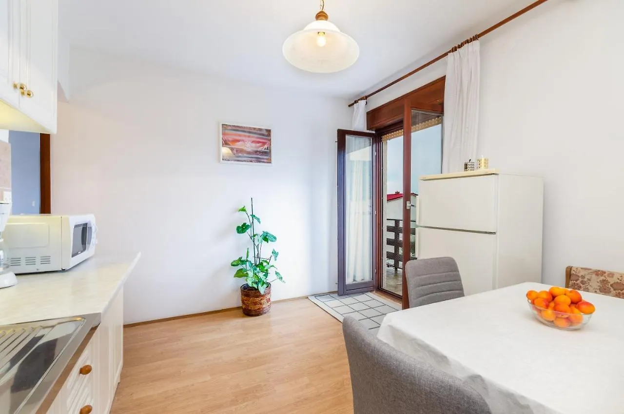 Apartmani Suncica Selce 0*,  Croatia